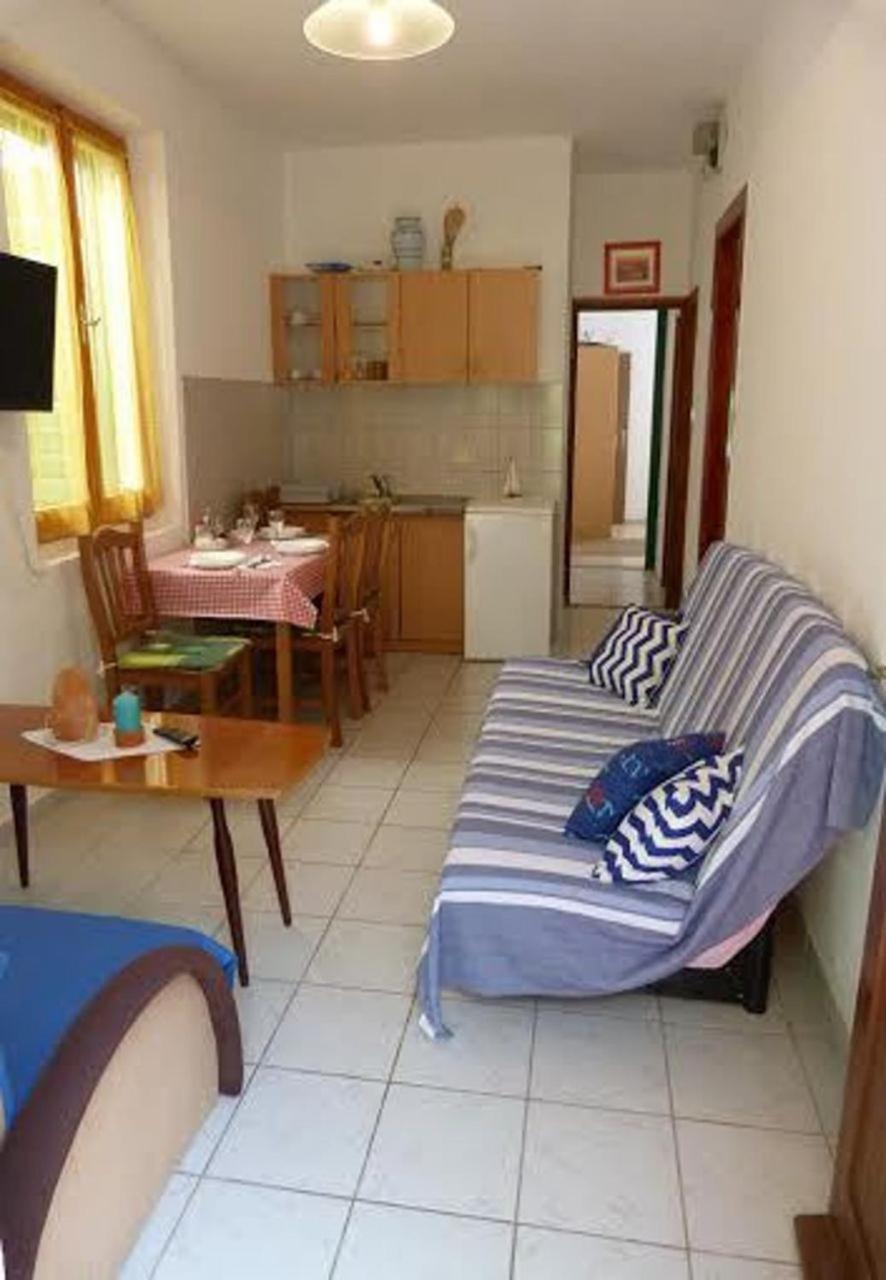 Holiday Home Villa Jadran - 10 M From Beach Preko Buitenkant foto